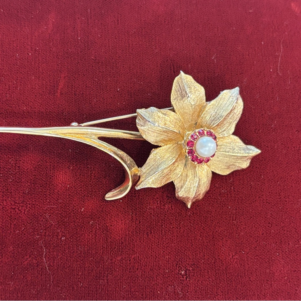 Vtg Boucher Pearl & Red Rhinestones Narcissus Flower Brooch Pin 8367P